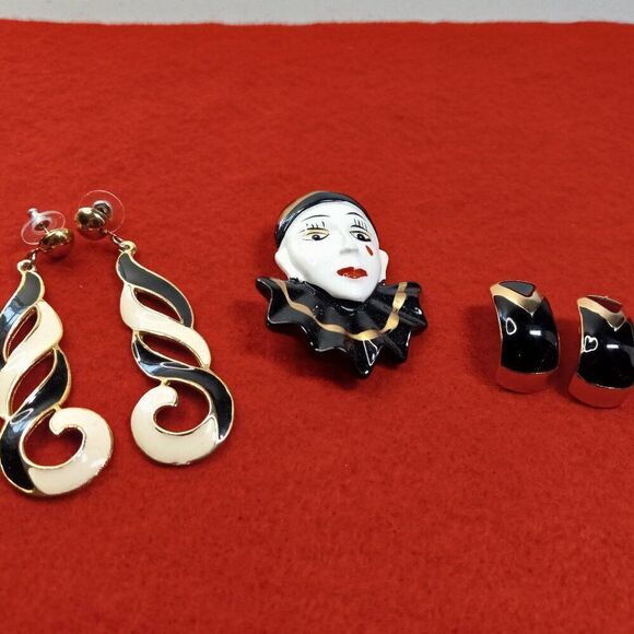 Clown Brooch Clip/Pierced Black and Gold Enamel Earrings - Picture 1 of 9